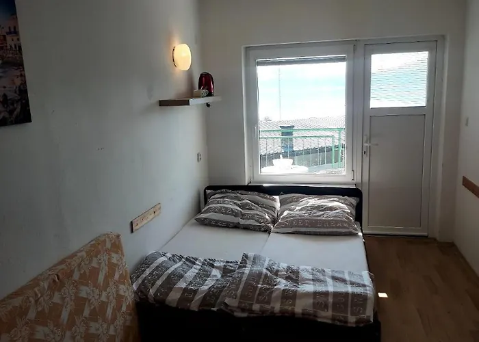 אתר קמפינג Yacht Club Bezdrev *